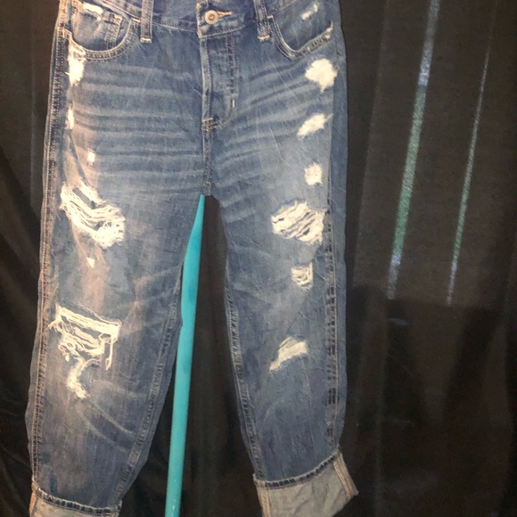 Hollister cropped destroyed boyfriend jeans - Picture 4 of 6